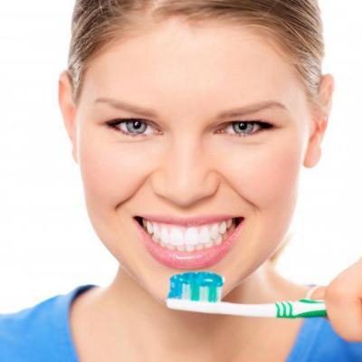 Есть мнение, что зубы можно не чистить — можно ли следовать этому совету?