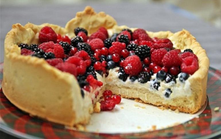 Быстрый пирог с ягодами: рецепты